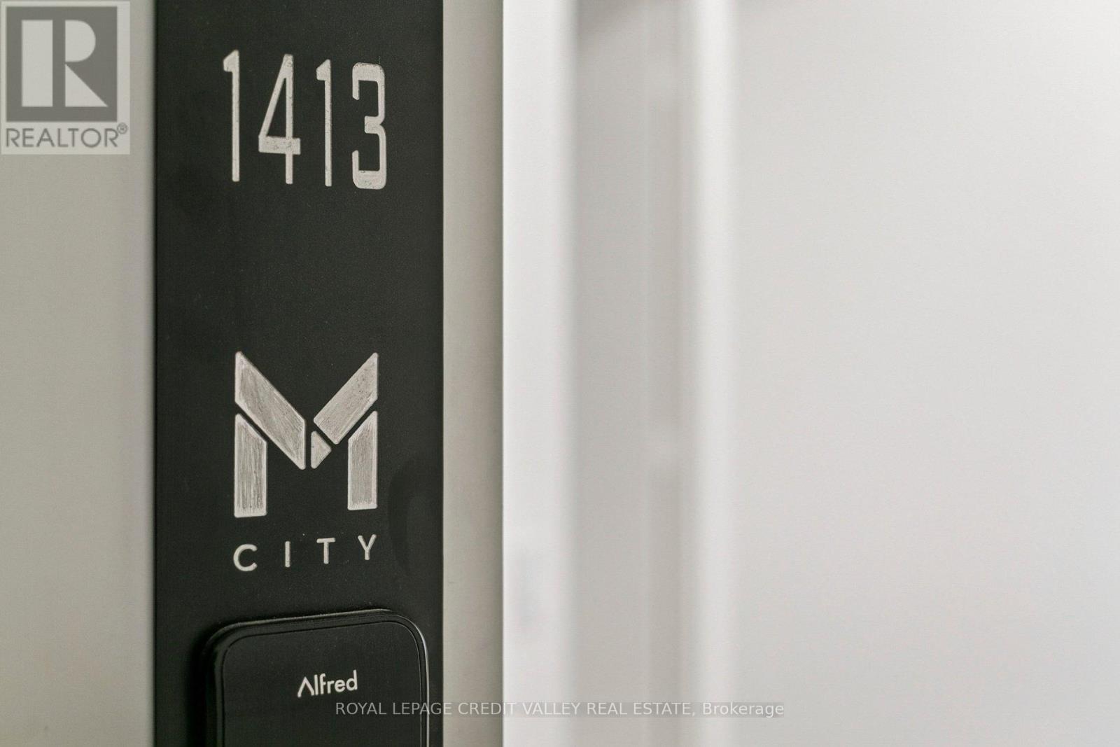 1413 - 3900 Confederation Parkway, Mississauga, Ontario L5B 0M3 - Photo 3 - W12827614