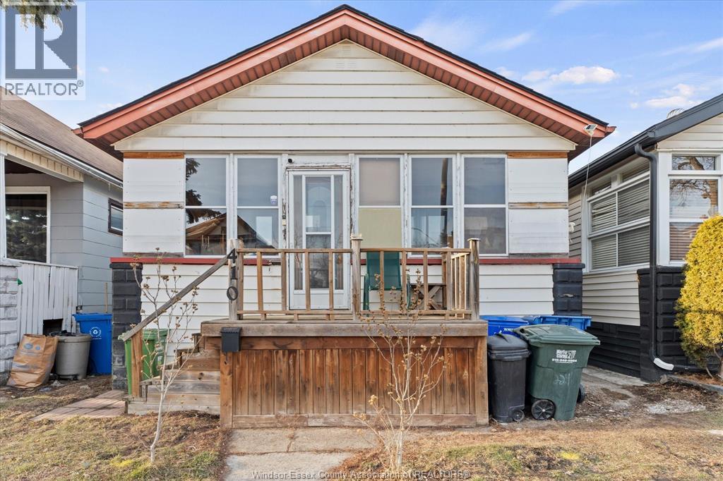 410 Caroline, Windsor, Ontario  N9A 6A6 - Photo 1 - 26004167