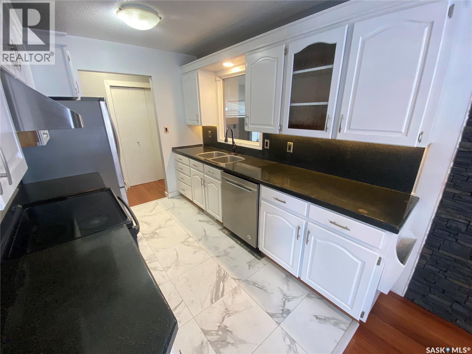 15 Redwood Drive, Yorkton, Saskatchewan  S3N 2N3 - Photo 4 - SK029004