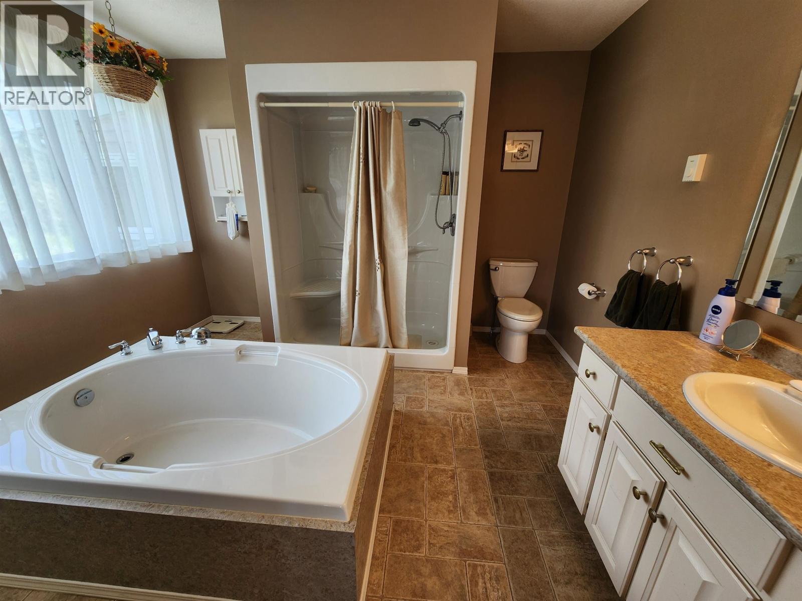 5207 Kallum Drive, 108 Mile Ranch, British Columbia  V0K 2Z0 - Photo 19 - R3093791