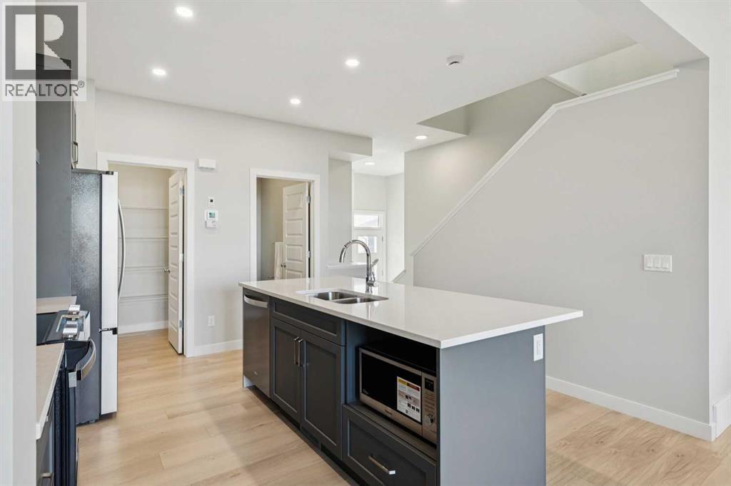 438 South Shore Drive, Chestermere, Alberta  T1X 2S2 - Photo 5 - A2284559