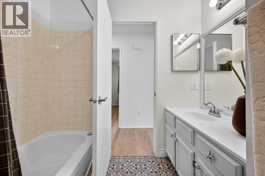 60 Sunmount Close Se, Calgary, Alberta  T2X 1V6 - Photo 21 - A2287255