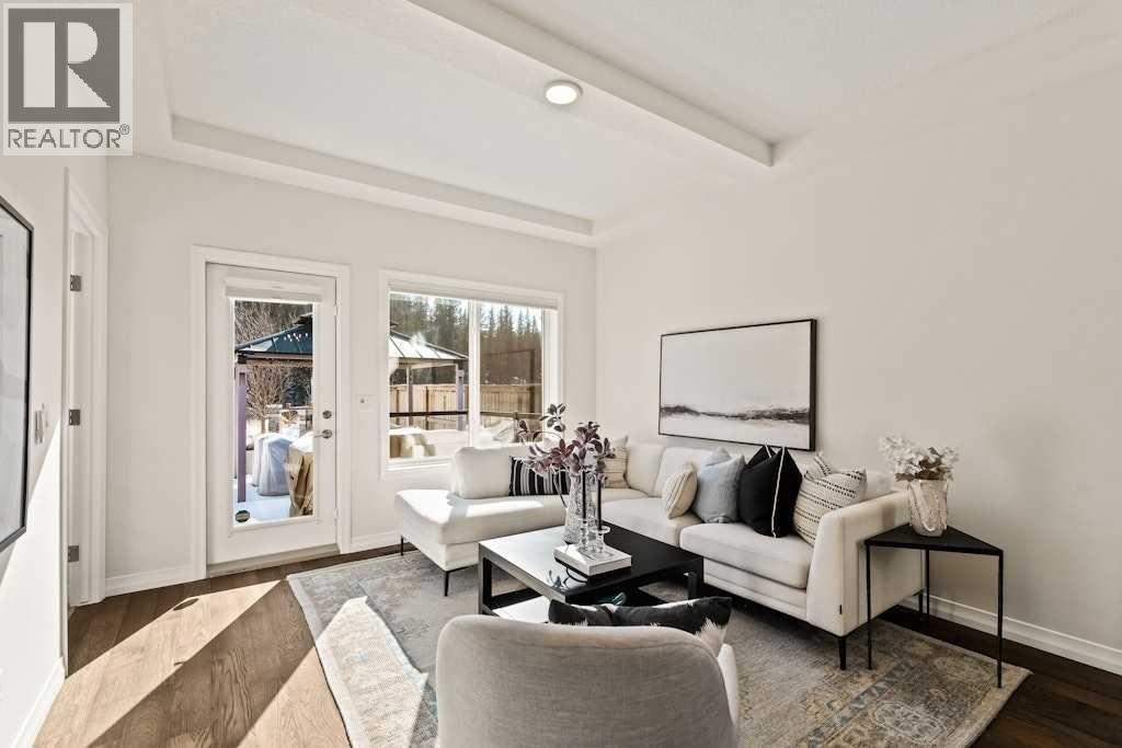 44 Riviera Court, Cochrane, Alberta  T4C 2V8 - Photo 3 - A2288522