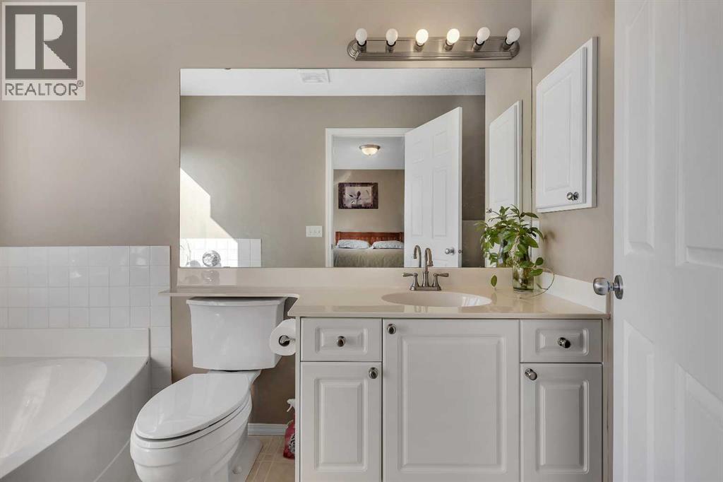 153 Harvest Grove Close Ne, Calgary, Alberta  T3K 4T7 - Photo 15 - A2289105