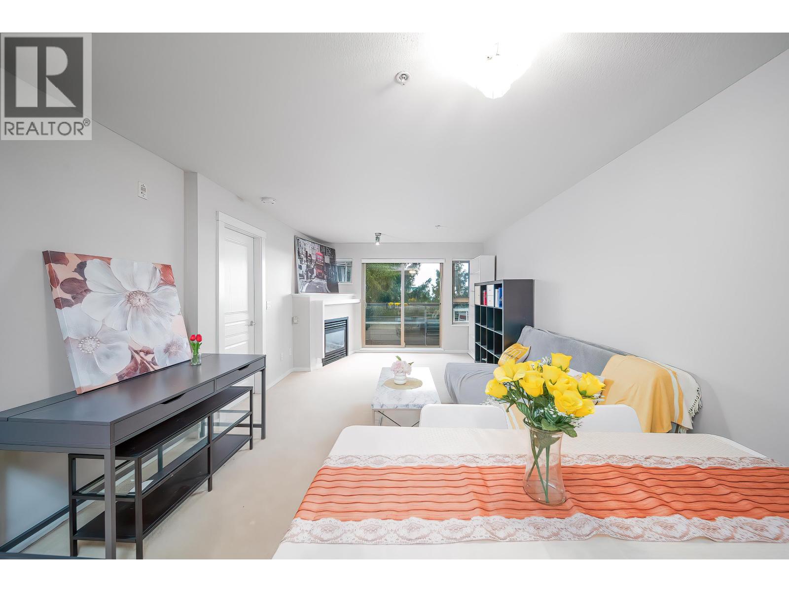 312 9329 University, Burnaby, British Columbia  V5A 4Y4 - Photo 4 - R3094104