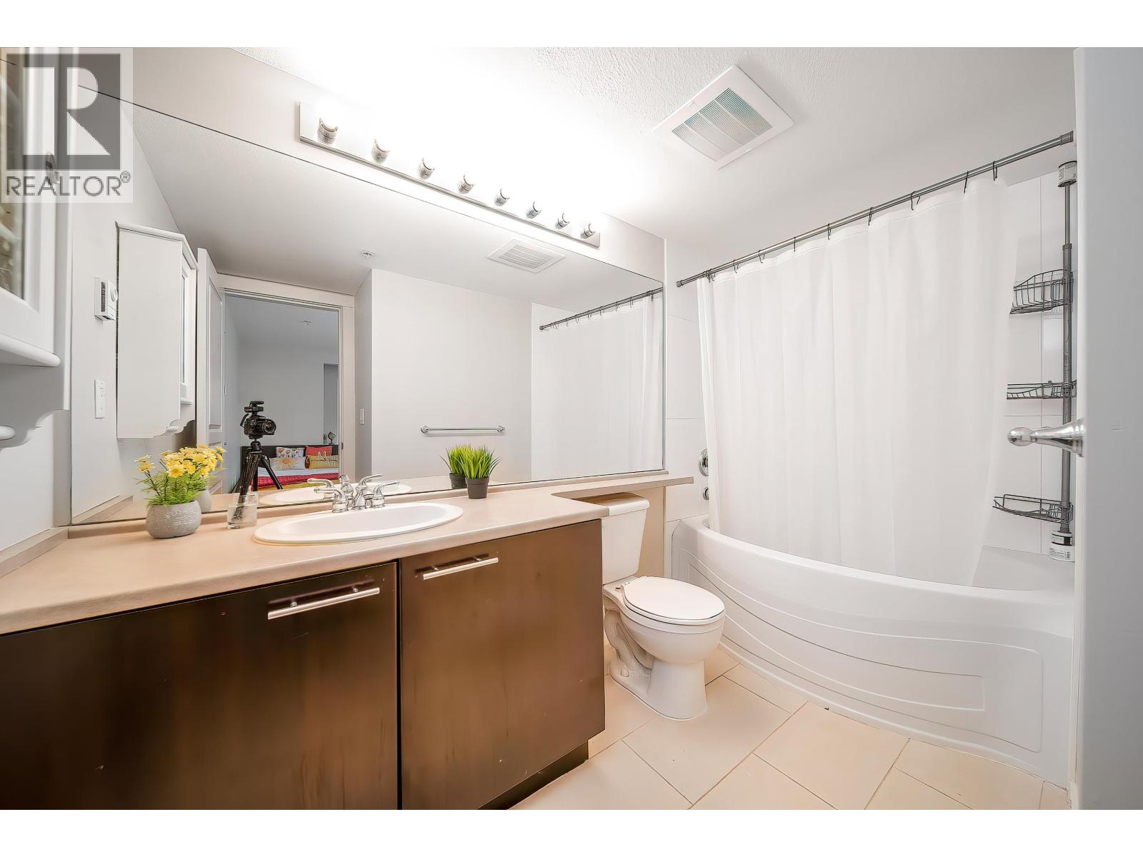 312 9329 University, Burnaby, British Columbia  V5A 4Y4 - Photo 15 - R3094104