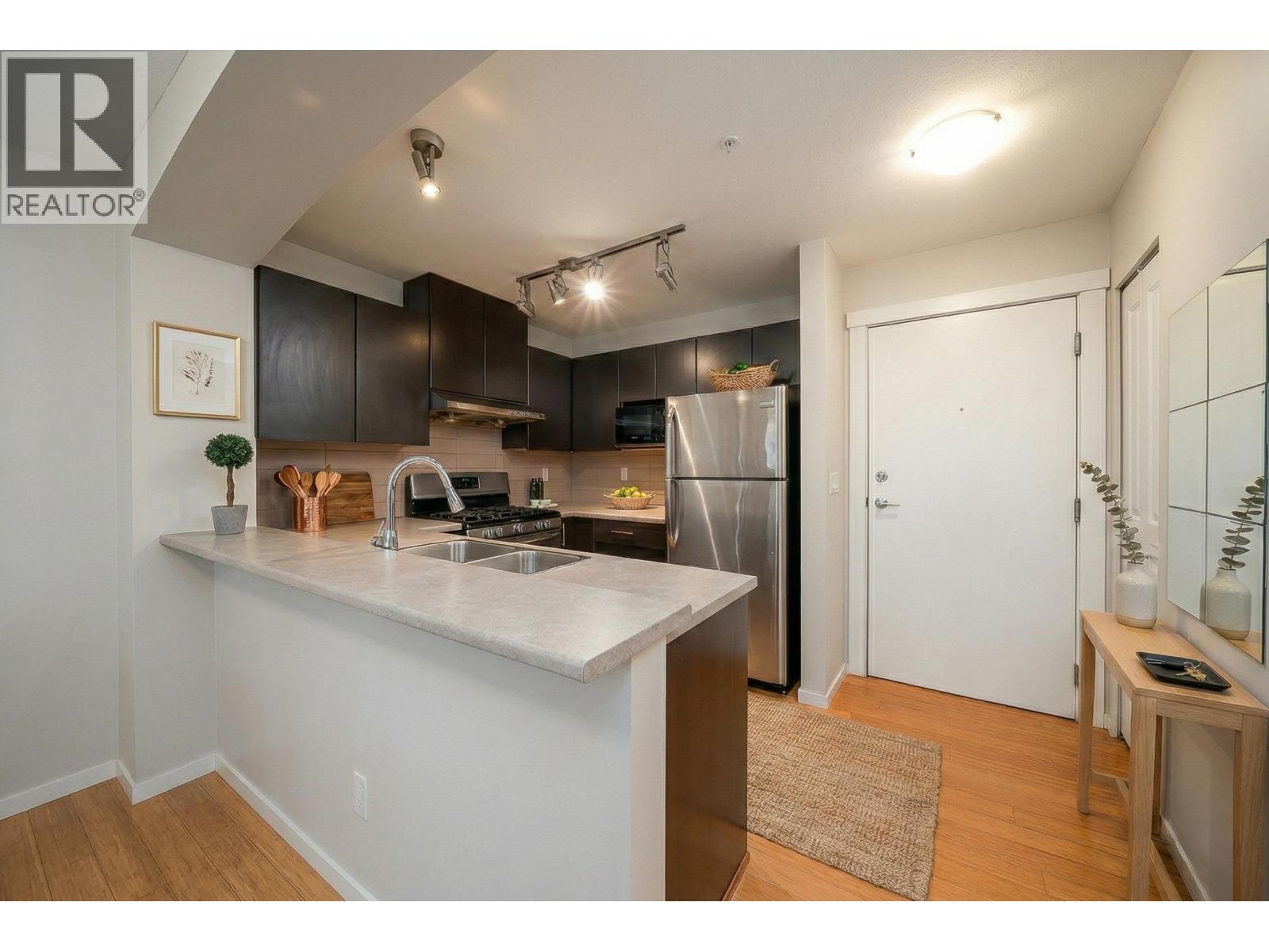 312 9329 University, Burnaby, British Columbia  V5A 4Y4 - Photo 10 - R3094104