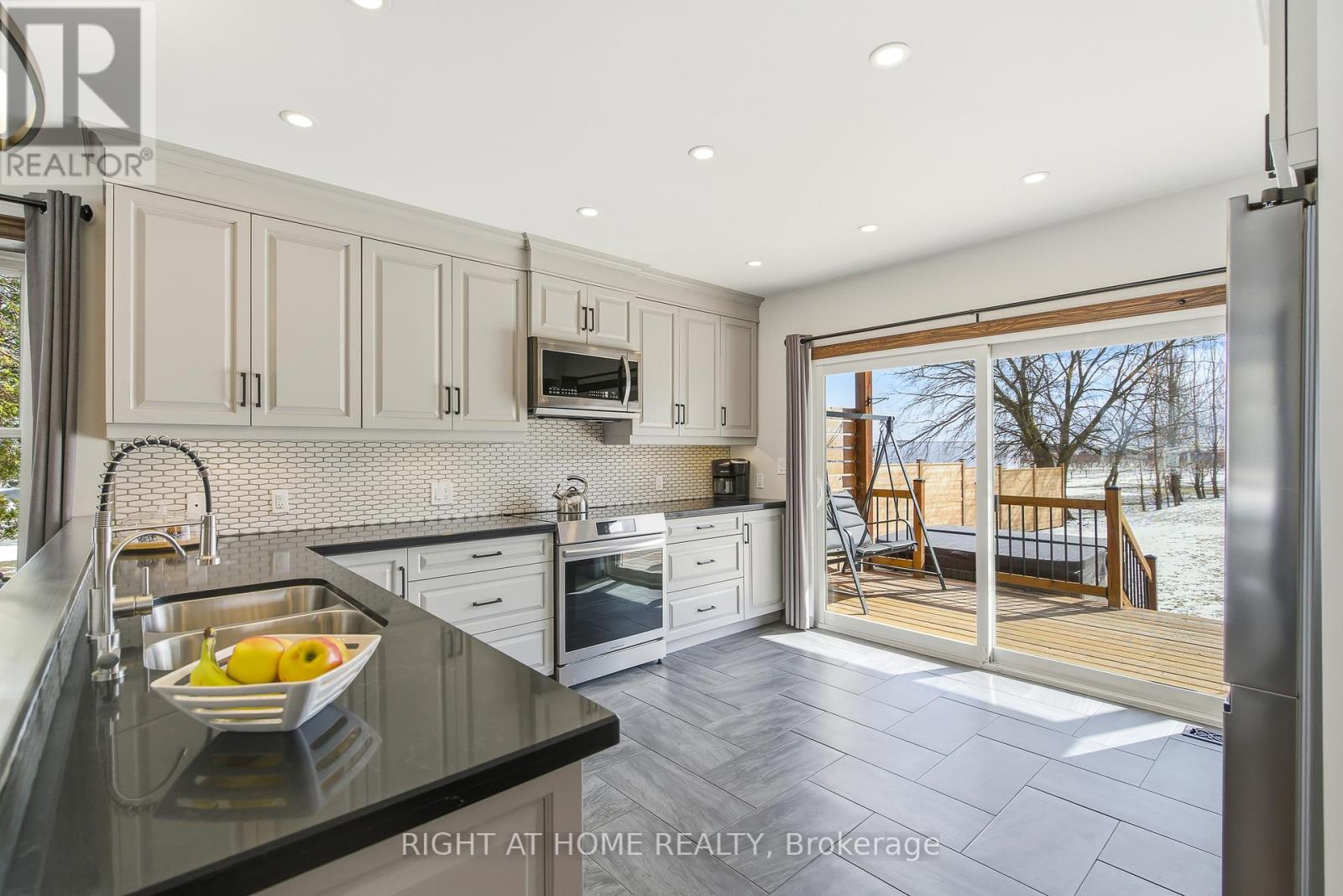 43 Scott Street, Niagara-On-The-Lake, Ontario  L0S 1J0 - Photo 15 - X12827608