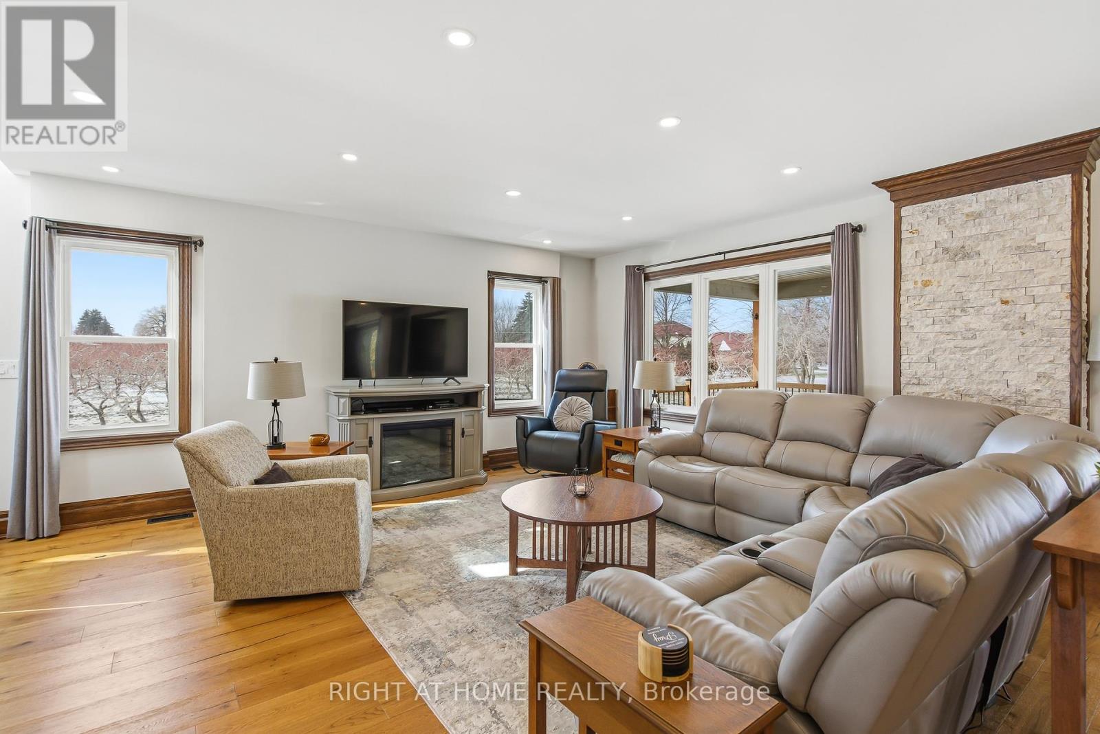 43 Scott Street, Niagara-On-The-Lake, Ontario  L0S 1J0 - Photo 20 - X12827608