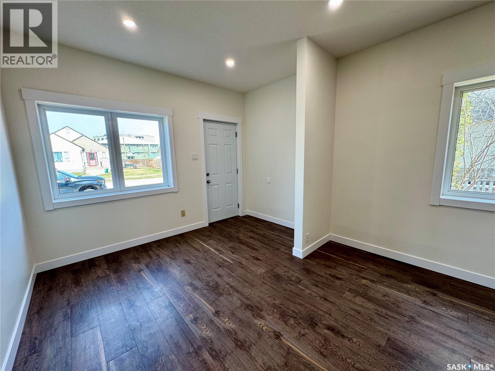 211 9th Street E, Prince Albert, Saskatchewan  S6V 0X7 - Photo 6 - SK029320