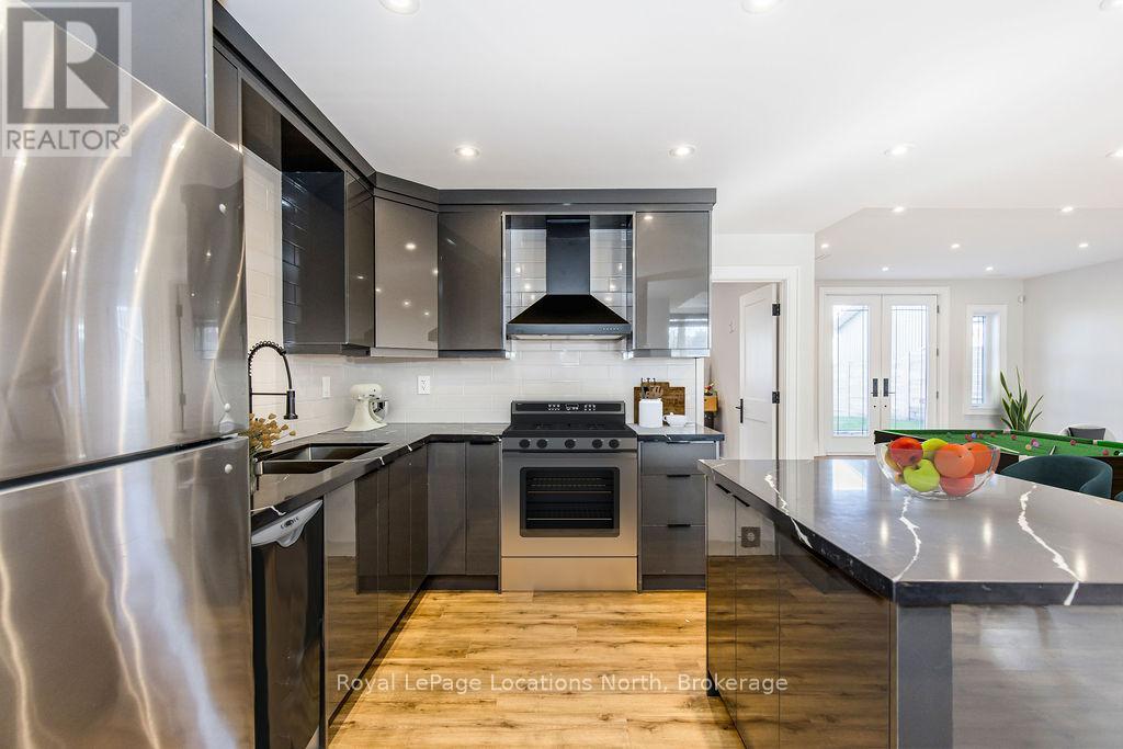 22 East John Street, Innisfil, Ontario  L0L 1L0 - Photo 41 - N12827798