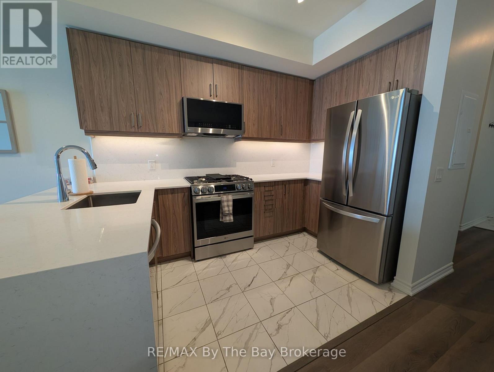 115 - 5 Spooner Crescent, Collingwood, Ontario  L9Y 1T3 - Photo 2 - S12827738