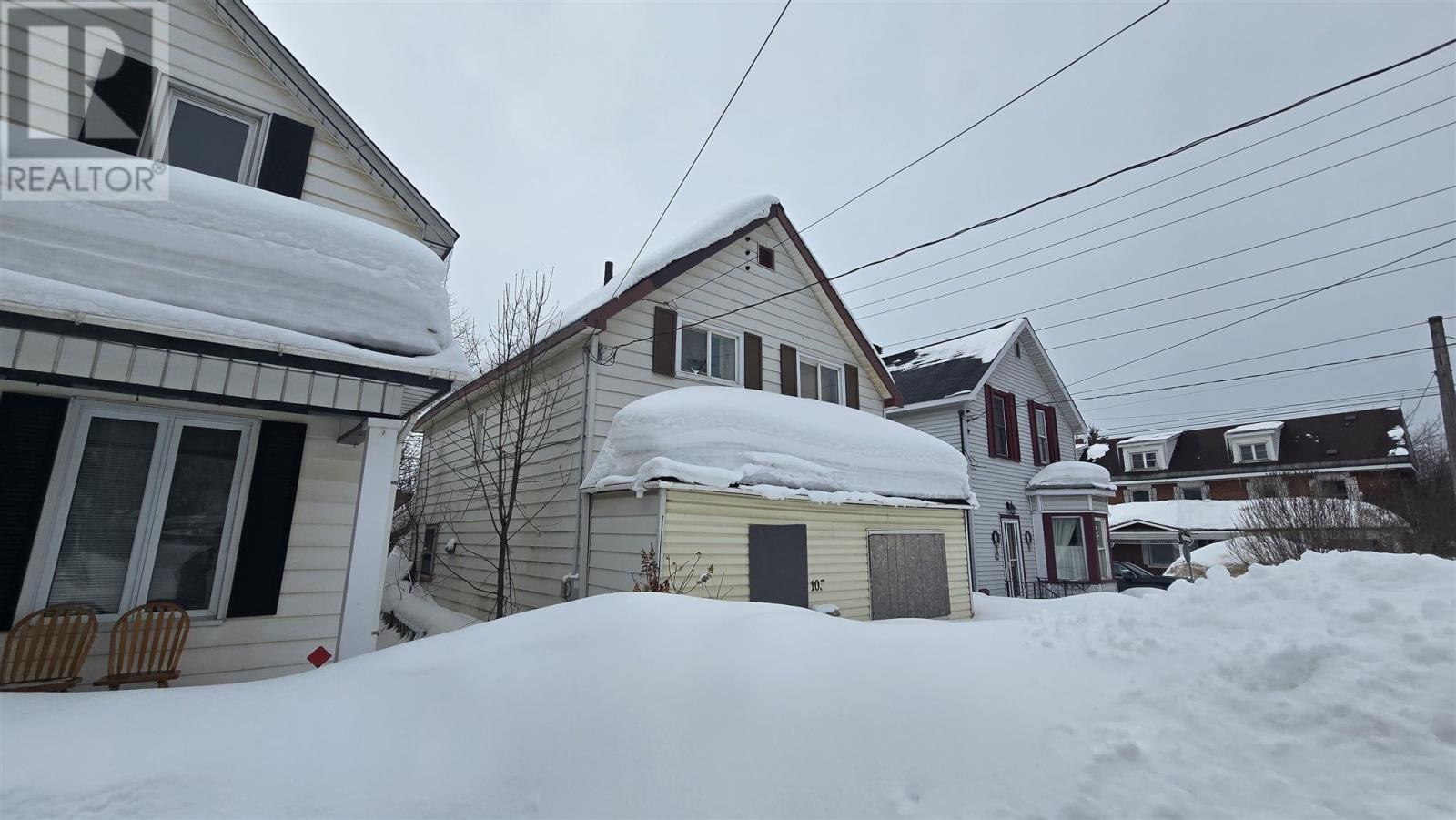 105 Albert St E, Sault Ste. Marie, Ontario  P6A 2J2 - Photo 2 - SM260375