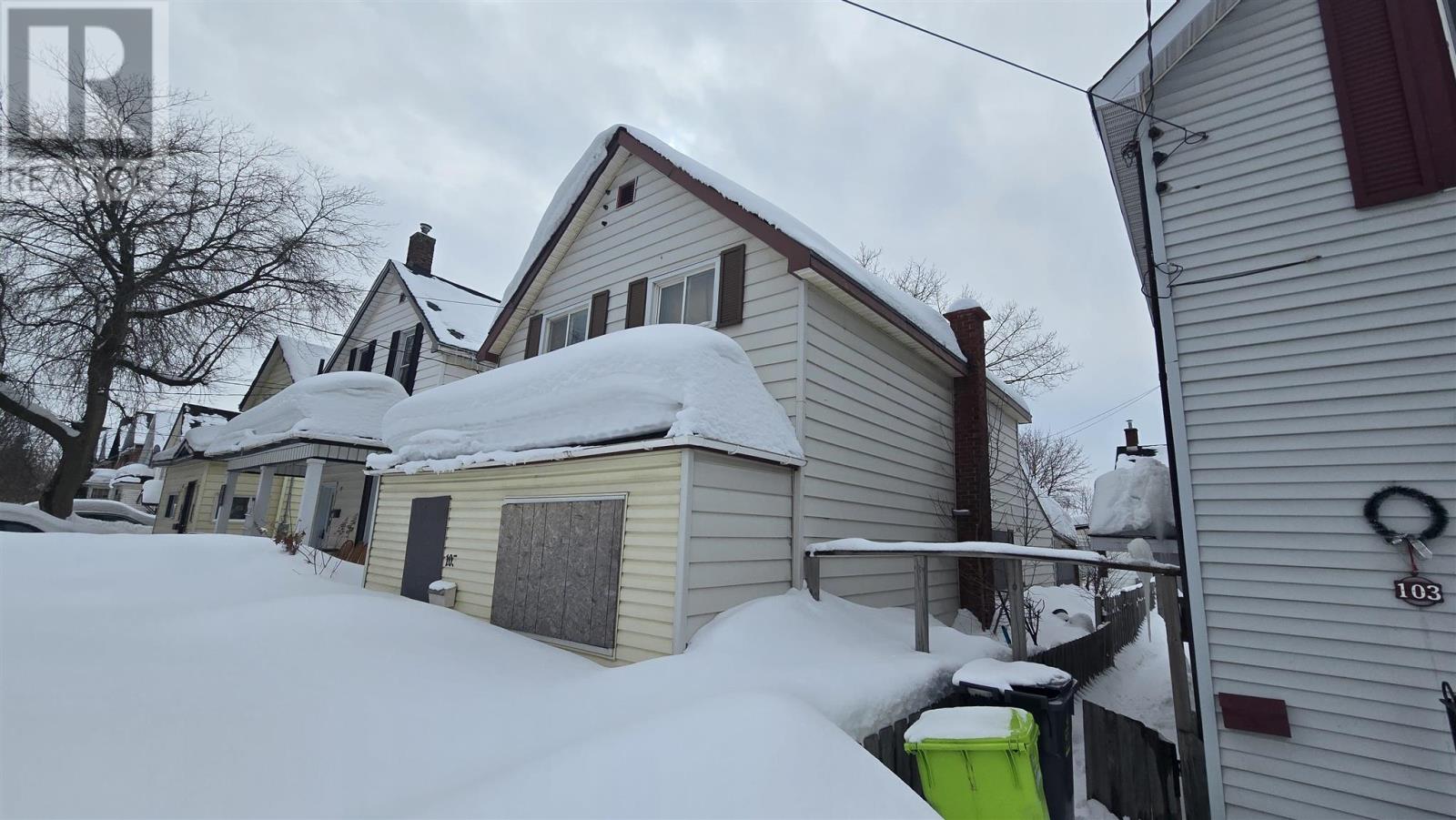 105 Albert St E, Sault Ste. Marie, Ontario  P6A 2J2 - Photo 3 - SM260375