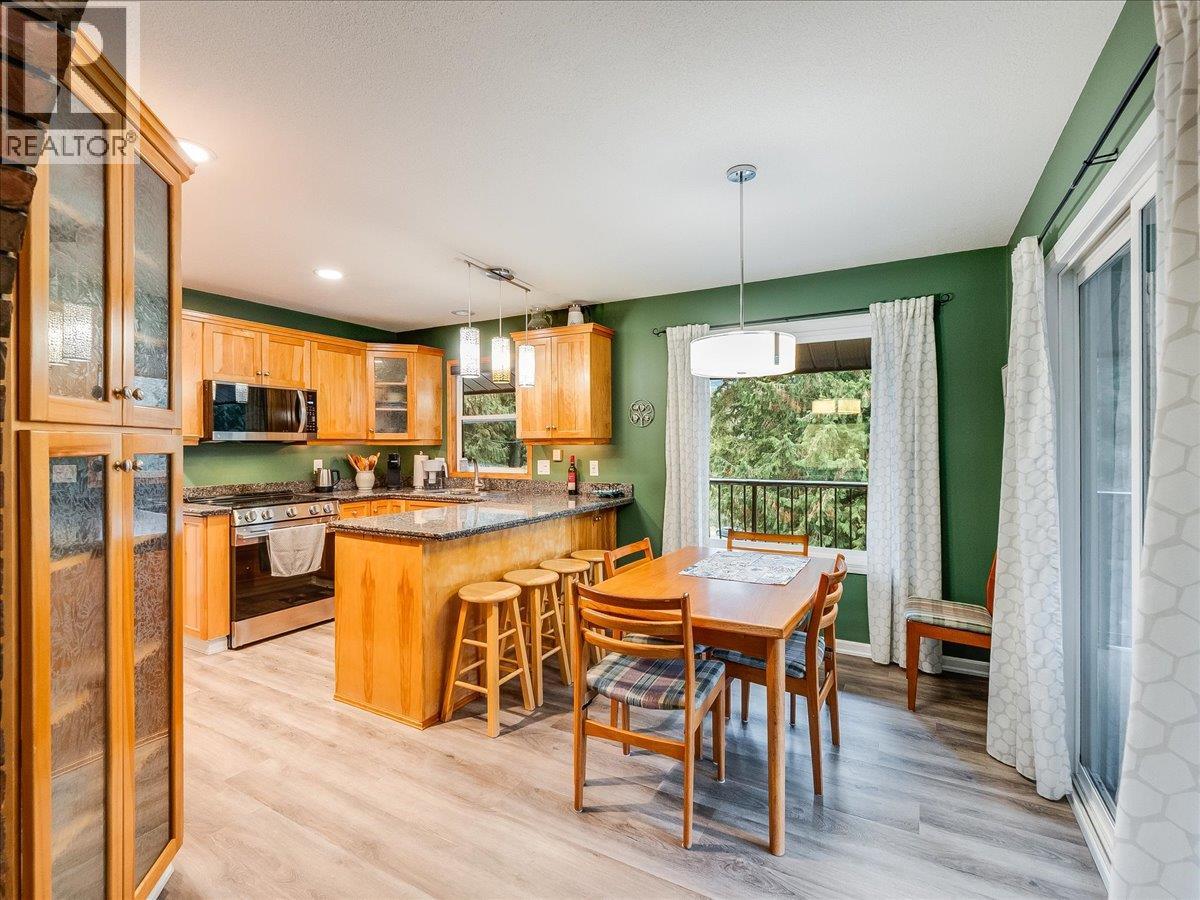 2162 Old Salmo Road, Fruitvale, British Columbia  V0G 1L1 - Photo 7 - 10376108