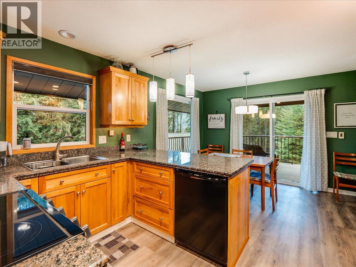 2162 Old Salmo Road, Fruitvale, British Columbia  V0G 1L1 - Photo 14 - 10376108