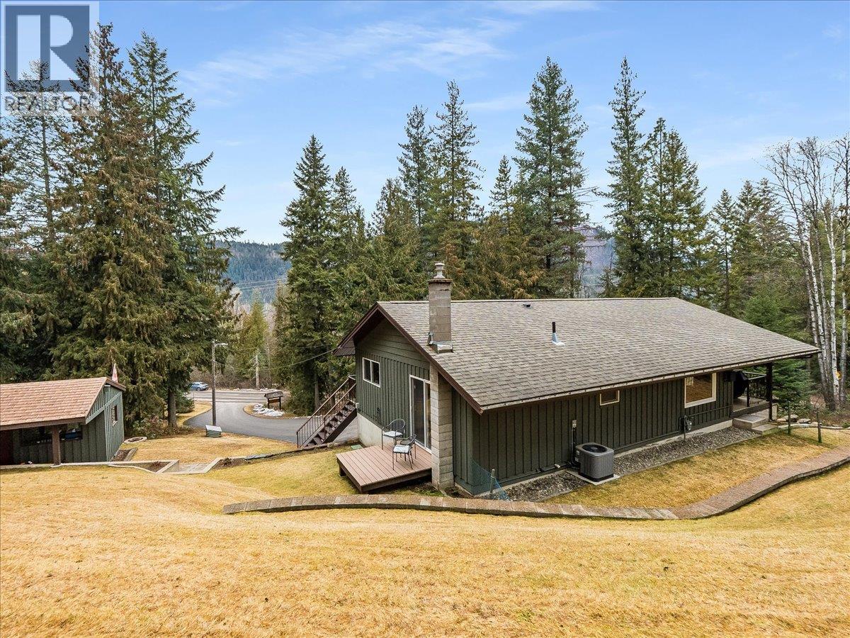 2162 Old Salmo Road, Fruitvale, British Columbia  V0G 1L1 - Photo 36 - 10376108