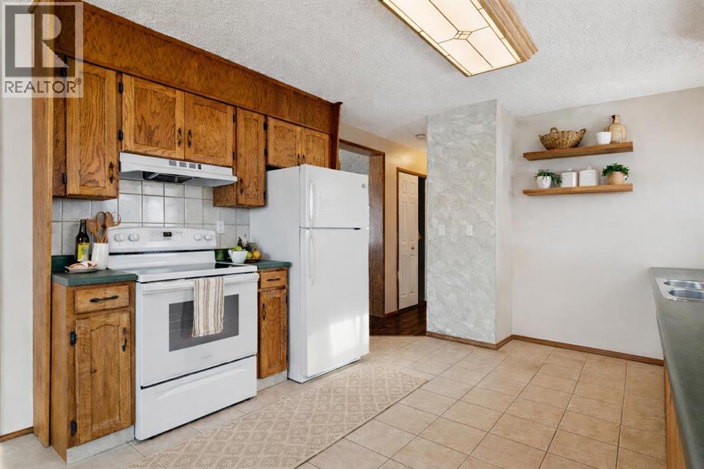 125 Big Springs Drive Se, Airdrie, Alberta  T4A 1K3 - Photo 3 - A2288324