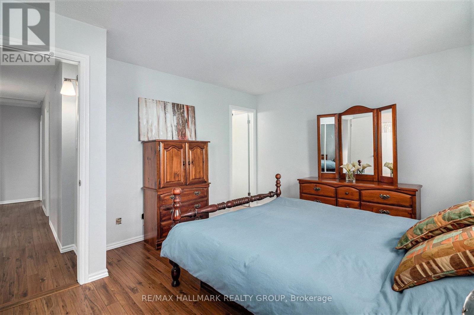 270 Mceachern Crescent, Ottawa, Ontario  K1E 3K5 - Photo 14 - X12821584