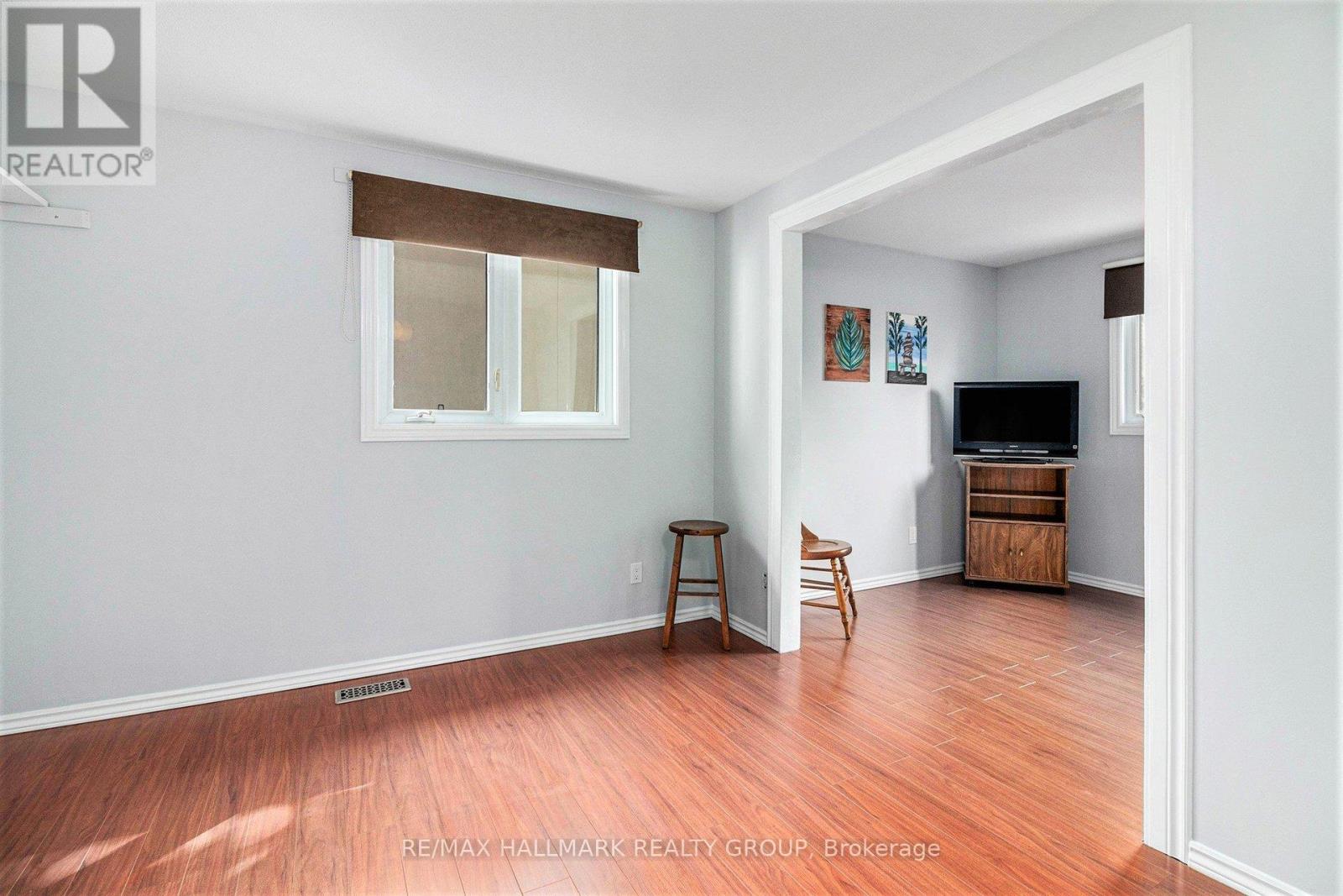 270 Mceachern Crescent, Ottawa, Ontario  K1E 3K5 - Photo 18 - X12821584