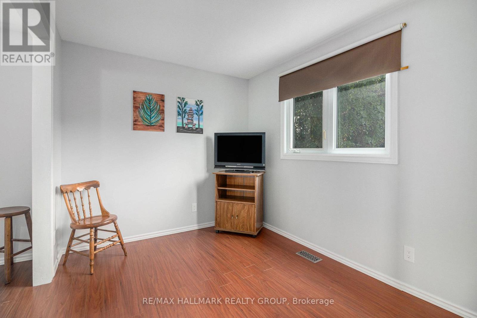 270 Mceachern Crescent, Ottawa, Ontario  K1E 3K5 - Photo 21 - X12821584