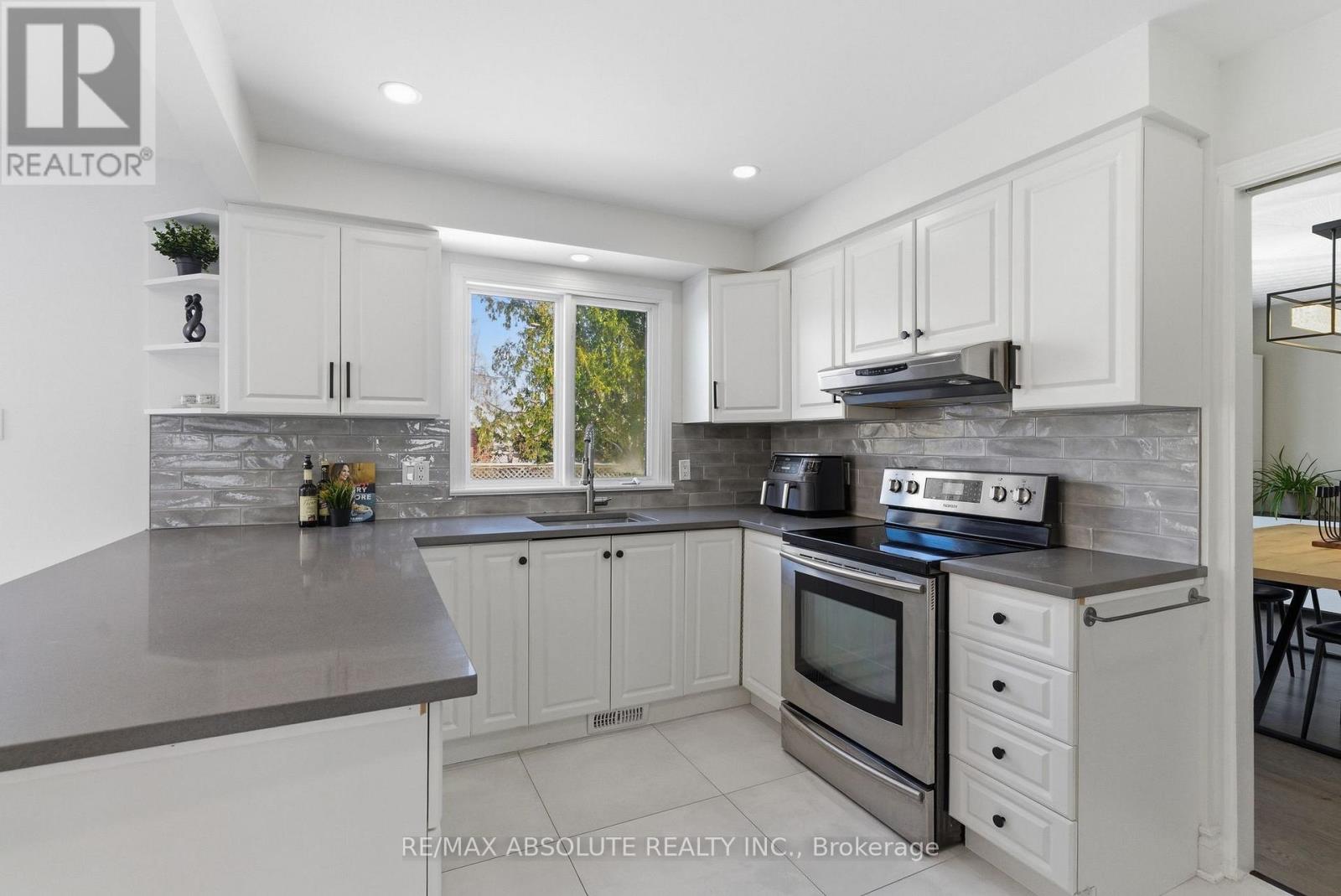 13 Weatherwood Crescent, Ottawa, Ontario  K2E 7C5 - Photo 17 - X12827684