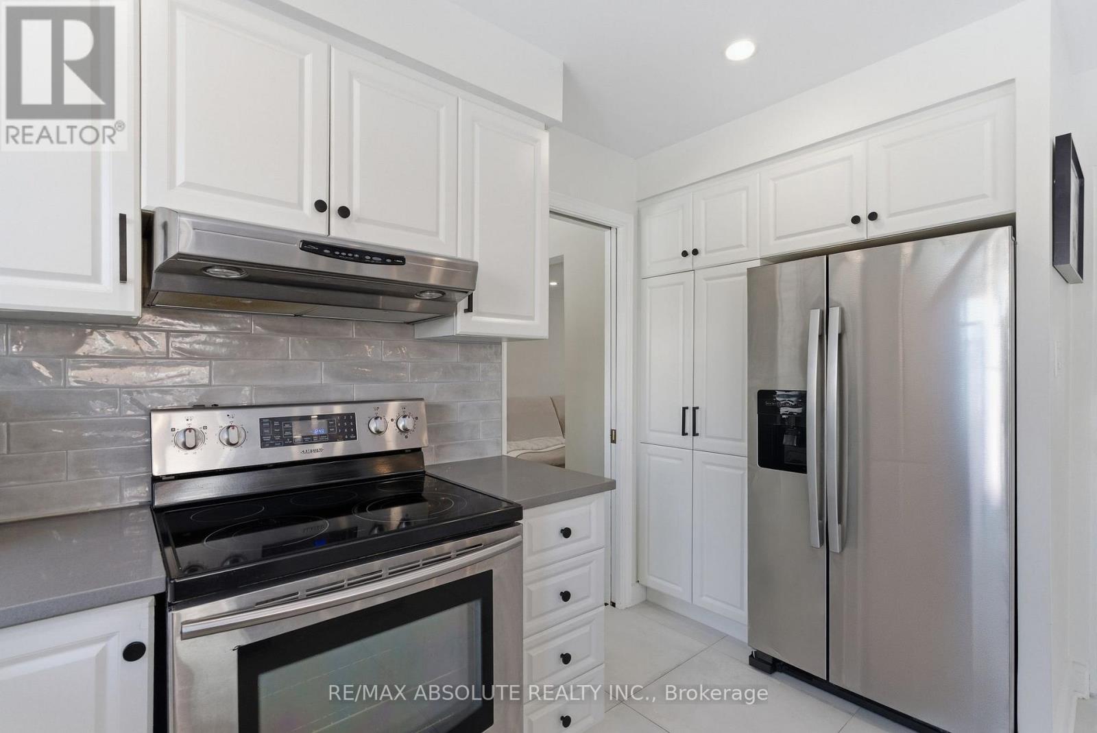 13 Weatherwood Crescent, Ottawa, Ontario  K2E 7C5 - Photo 18 - X12827684