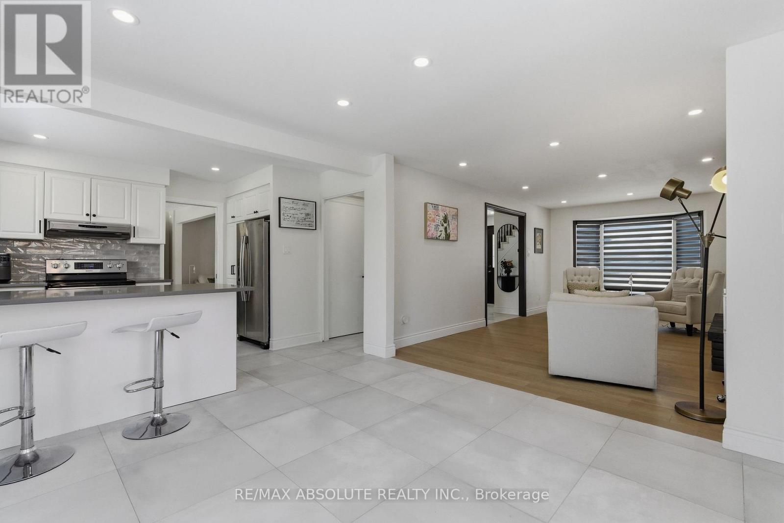 13 Weatherwood Crescent, Ottawa, Ontario  K2E 7C5 - Photo 24 - X12827684