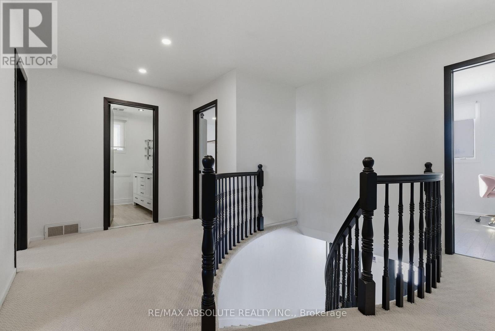 13 Weatherwood Crescent, Ottawa, Ontario  K2E 7C5 - Photo 27 - X12827684