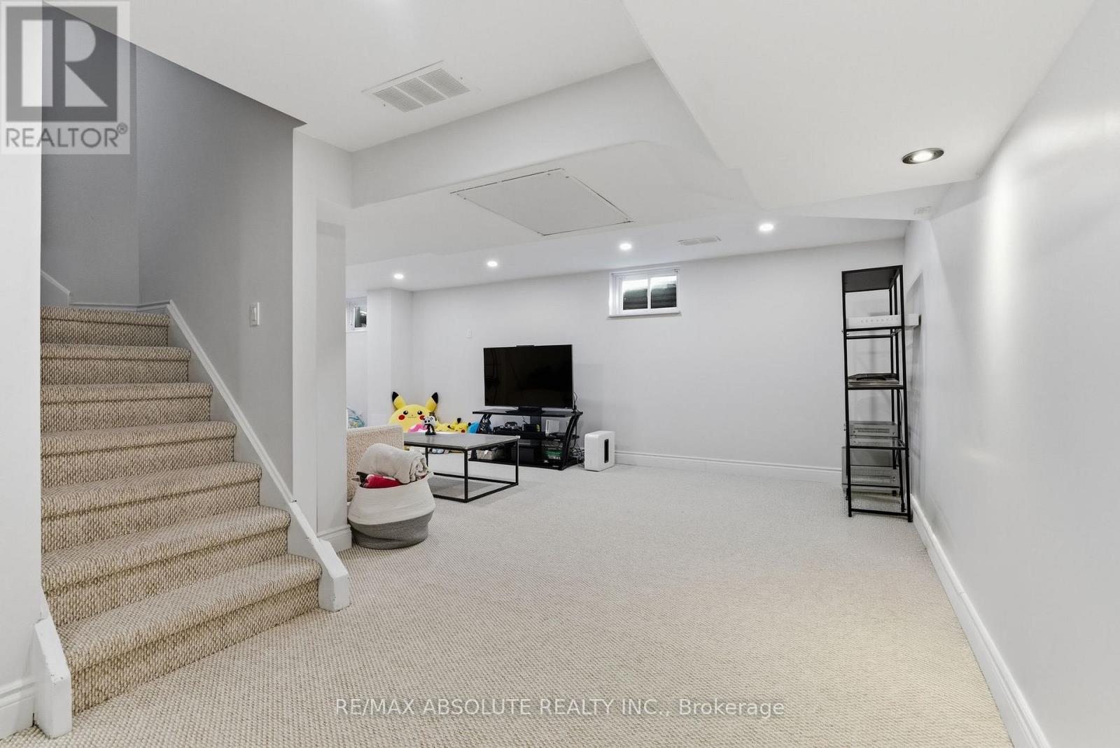 13 Weatherwood Crescent, Ottawa, Ontario  K2E 7C5 - Photo 43 - X12827684