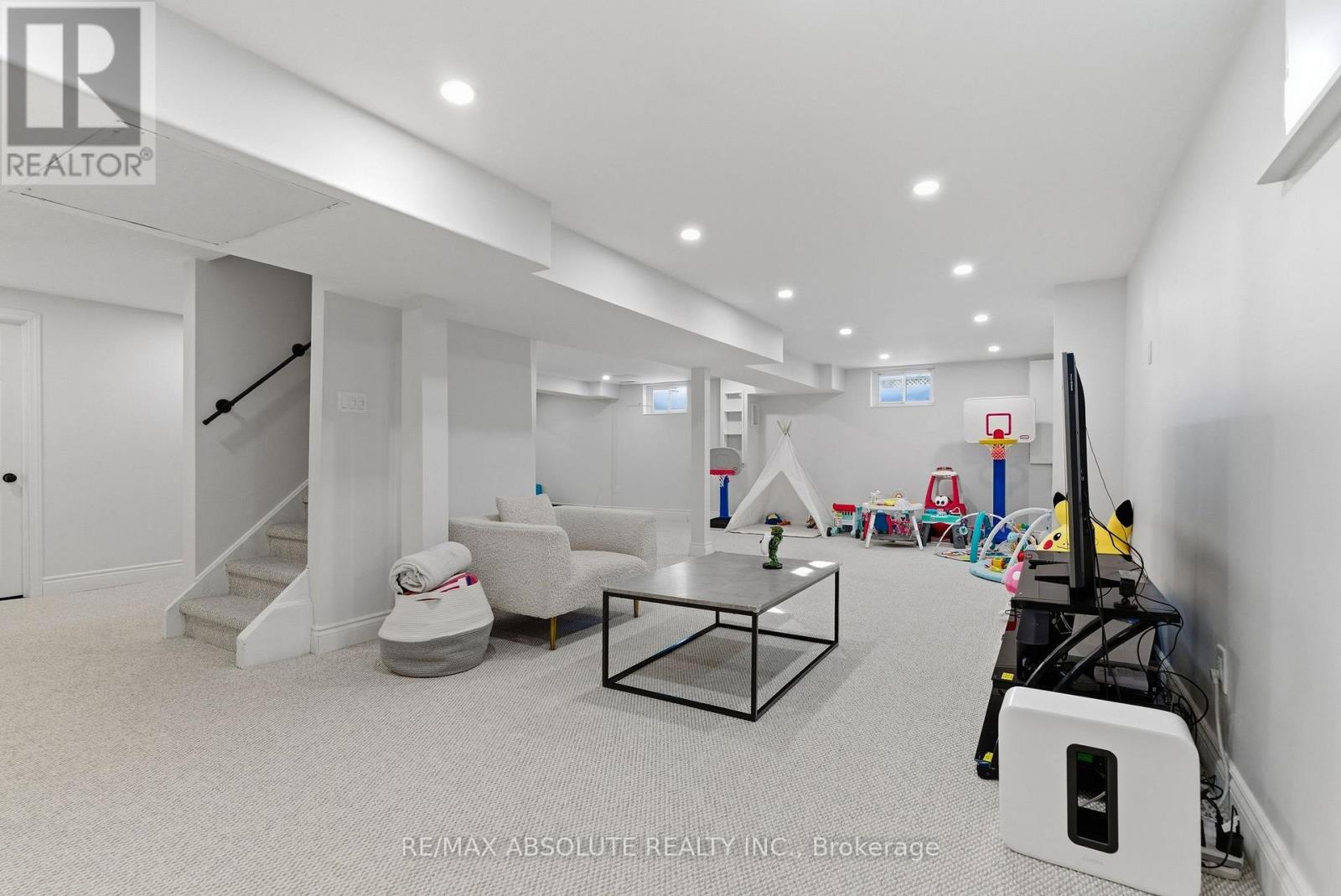 13 Weatherwood Crescent, Ottawa, Ontario  K2E 7C5 - Photo 44 - X12827684