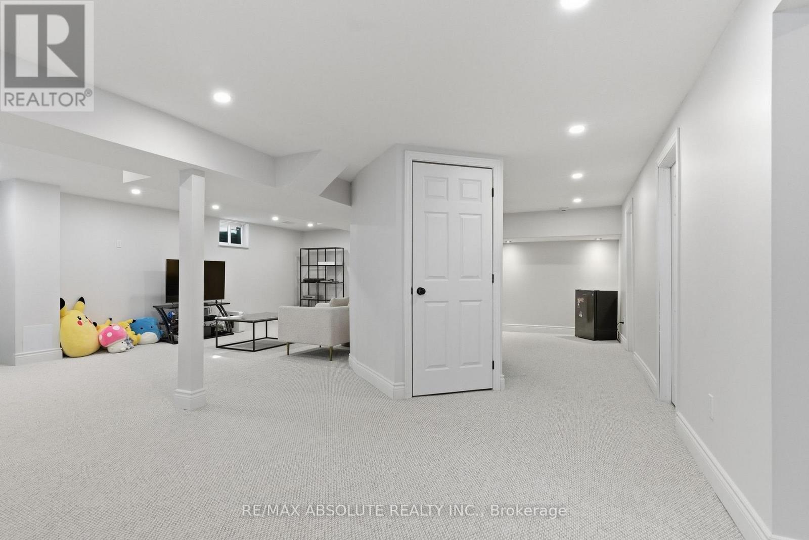 13 Weatherwood Crescent, Ottawa, Ontario  K2E 7C5 - Photo 46 - X12827684