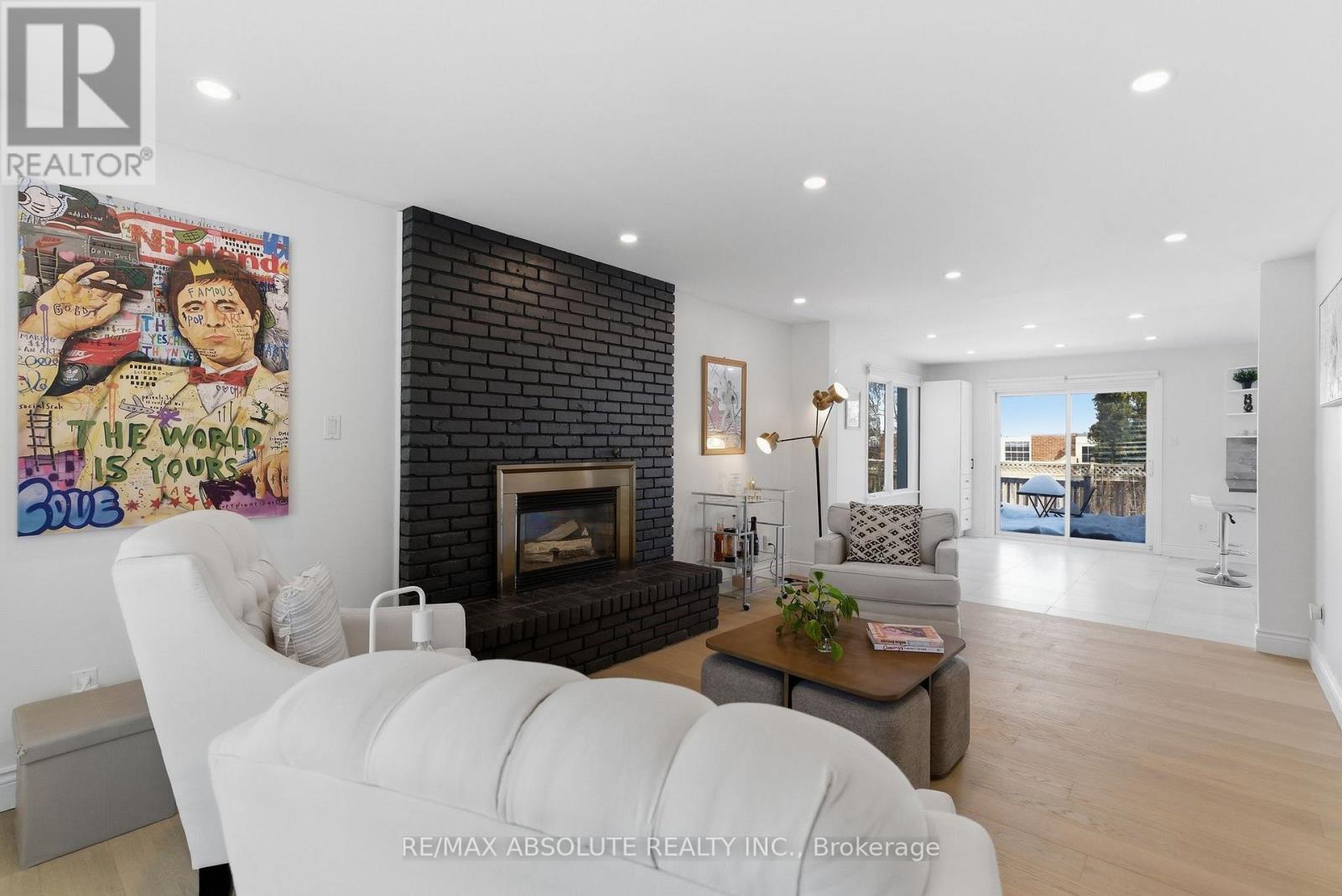 13 Weatherwood Crescent, Ottawa, Ontario  K2E 7C5 - Photo 6 - X12827684