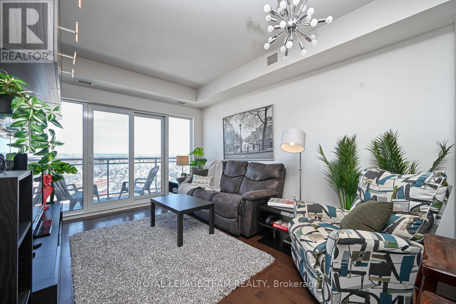 1906 - 90 Landry Street, Ottawa, Ontario K1L 0A9 - Photo 6 - X12827766