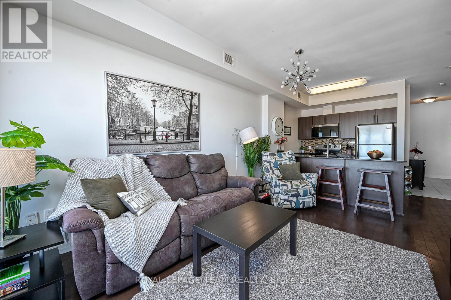 1906 - 90 Landry Street, Ottawa, Ontario K1L 0A9 - Photo 8 - X12827766