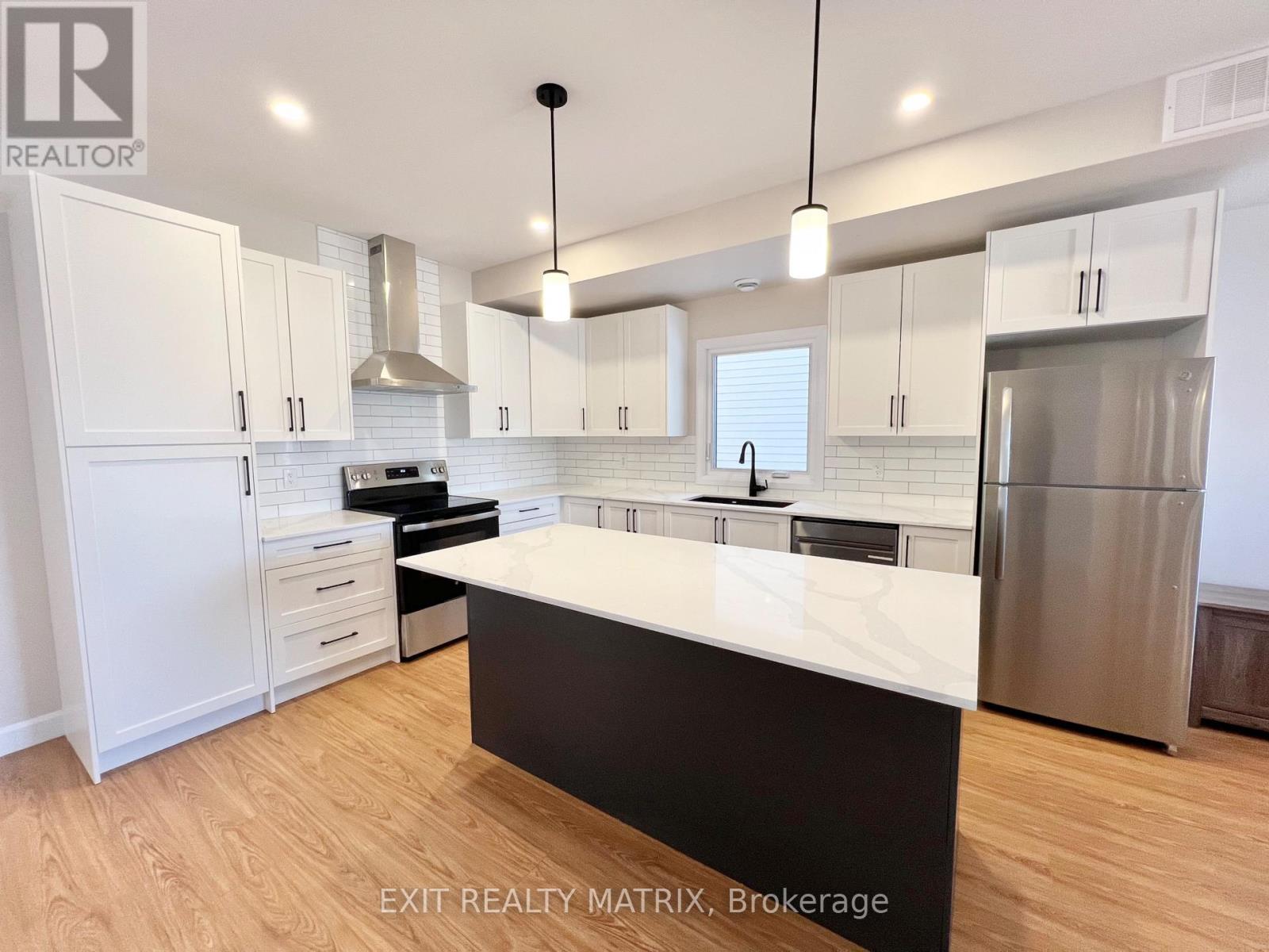 141 Centenaire Street, Russell, Ontario K0A 1W0 - Photo 4 - X12827796