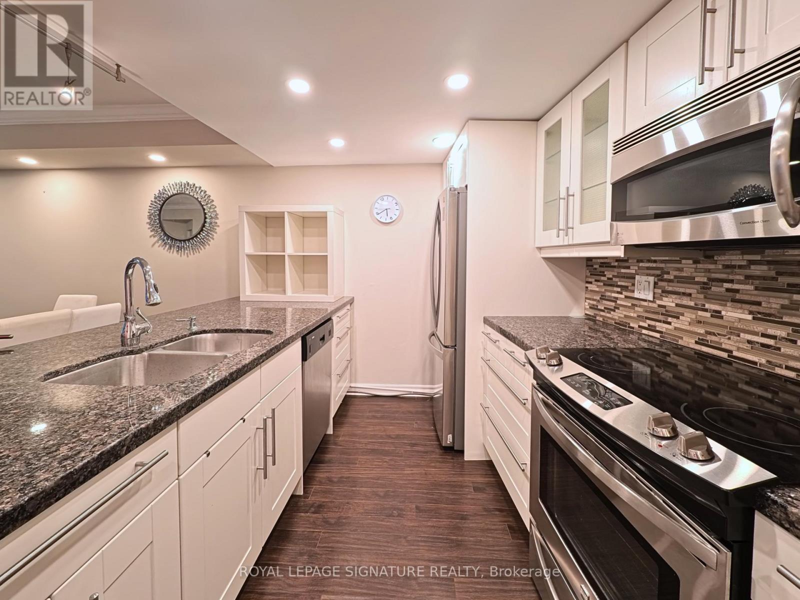 2511 - 77 Harbour Square, Toronto, Ontario  M5J 2S2 - Photo 5 - C12826364