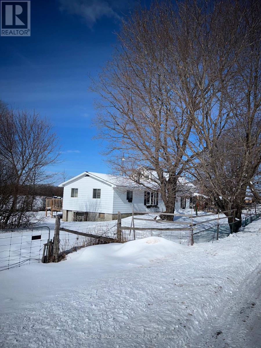 320 Leacock Road, Elizabethtown-Kitley, Ontario  K0G 1G0 - Photo 1 - X12827750