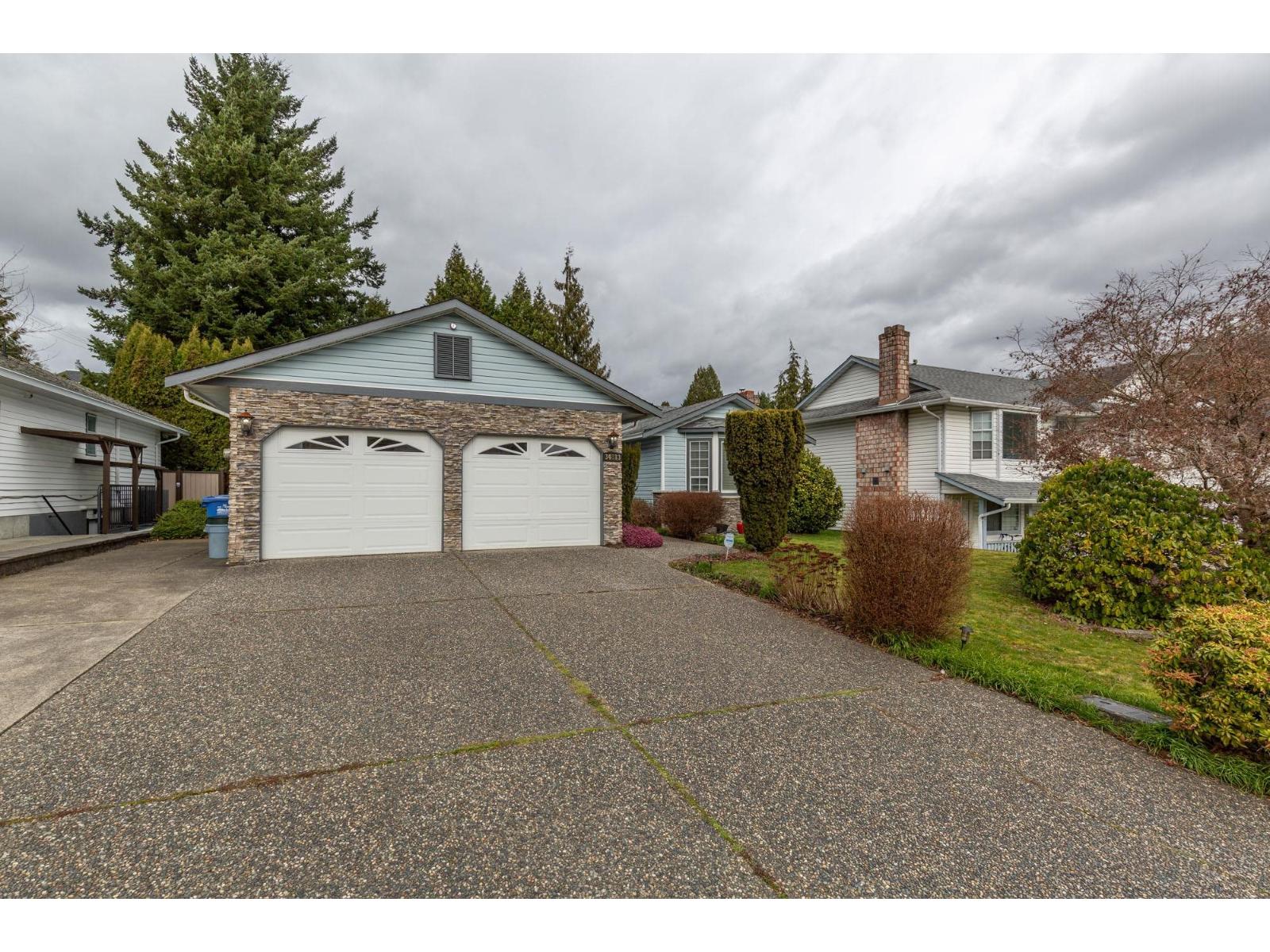 34813 Chantrell Place, Abbotsford, British Columbia  V3G 1G5 - Photo 2 - R3094138