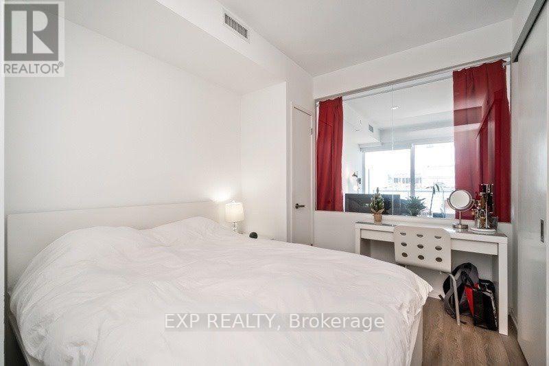 2003 - 197 Yonge Street, Toronto, Ontario  M5B 1M4 - Photo 18 - C12827770