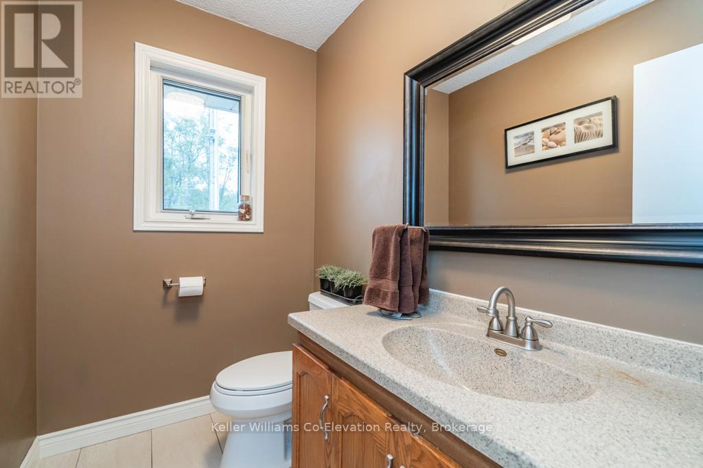 4060 10th Side Road, Bradford West Gwillimbury, Ontario  L3Z 3V2 - Photo 19 - N12773140