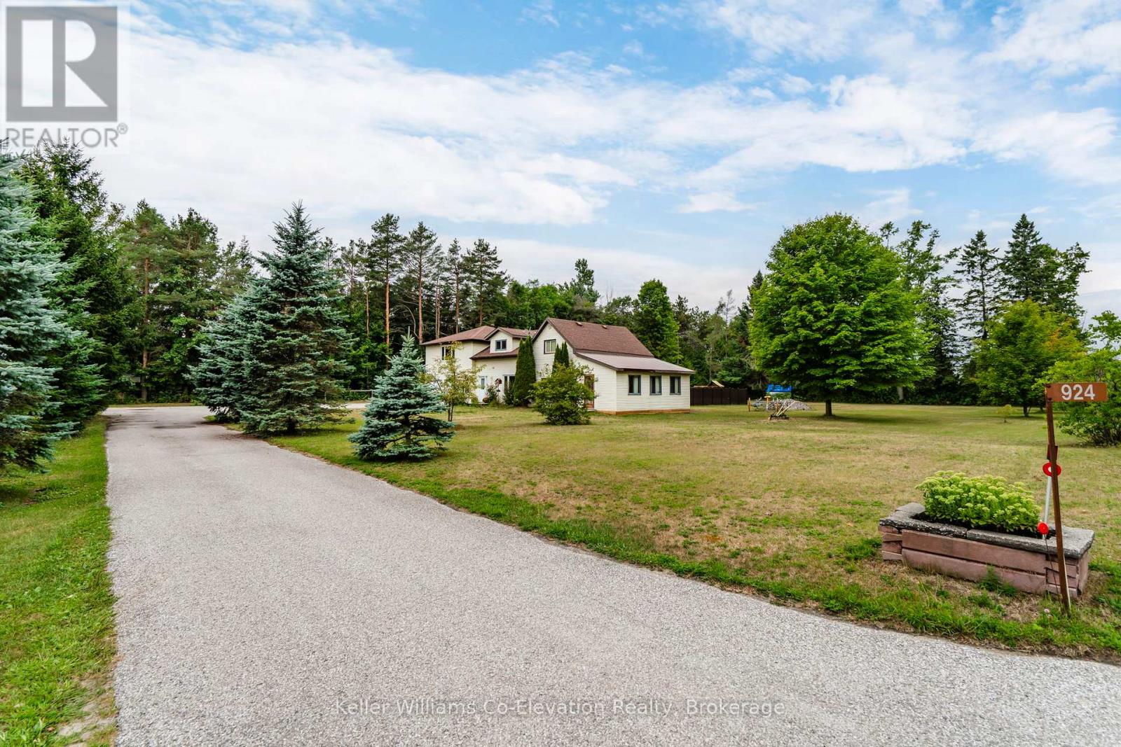 924 6 County Road S, Tiny, Ontario  L0L 2T0 - Photo 2 - S12601990