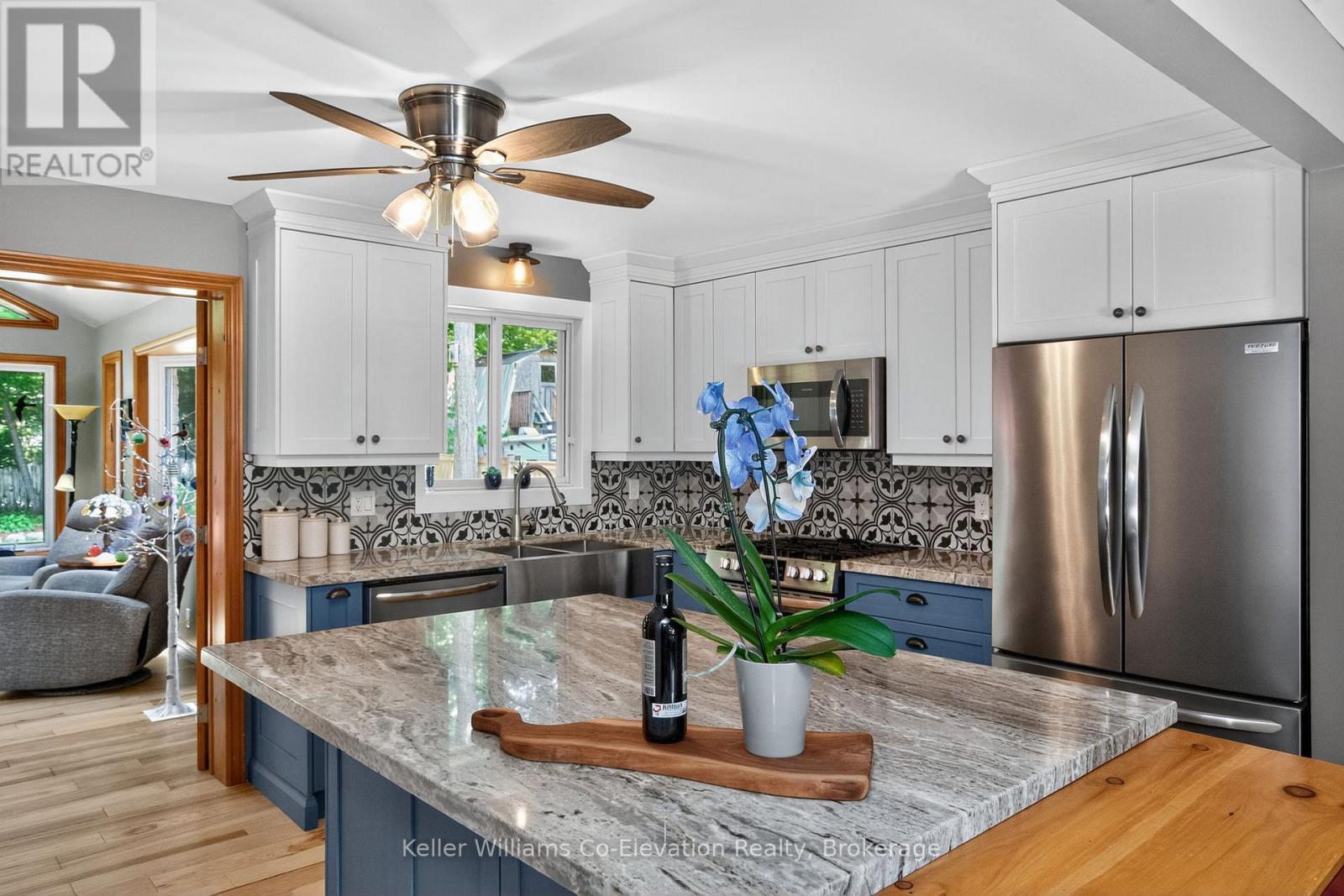 16 Mundy Avenue, Tiny, Ontario  L9M 0B5 - Photo 3 - S12638718