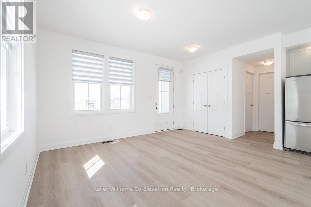 4 Danielle Crescent, Midland, Ontario  L4R 0A9 - Photo 3 - S12784740