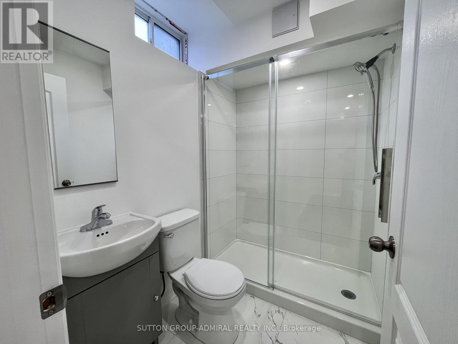 53 Matthewson Avenue, Bradford West Gwillimbury, Ontario  L3Z 0P3 - Photo 7 - N12827674