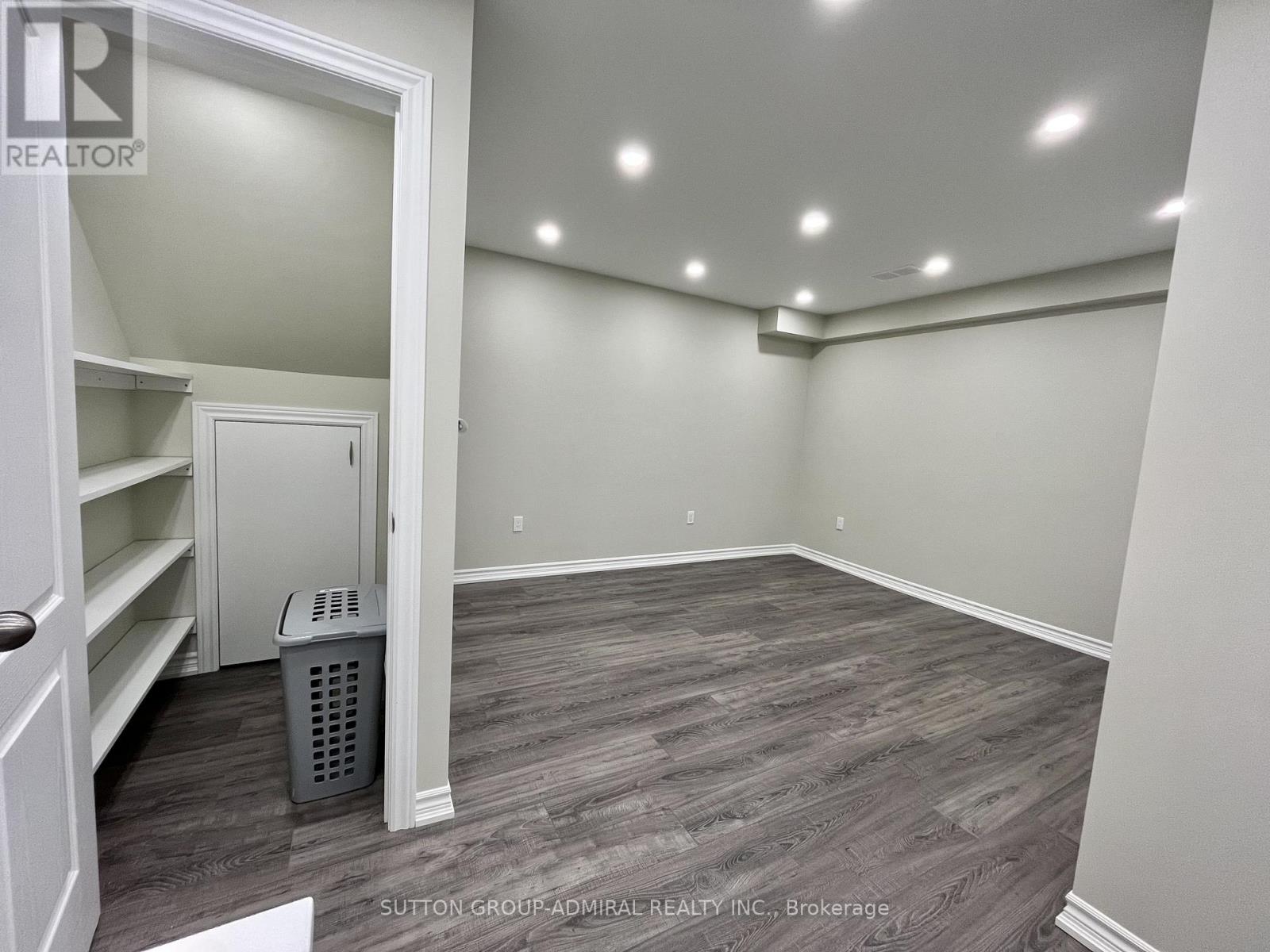 53 Matthewson Avenue, Bradford West Gwillimbury, Ontario  L3Z 0P3 - Photo 8 - N12827674