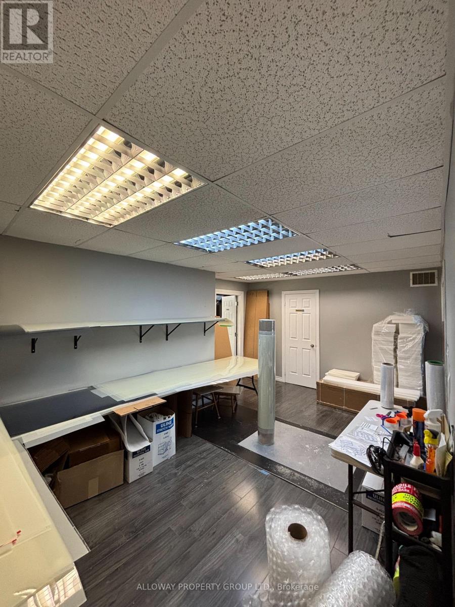 5 - 1260 Journey's End Circle, Newmarket, Ontario  L3Y 8Z7 - Photo 3 - N12827682