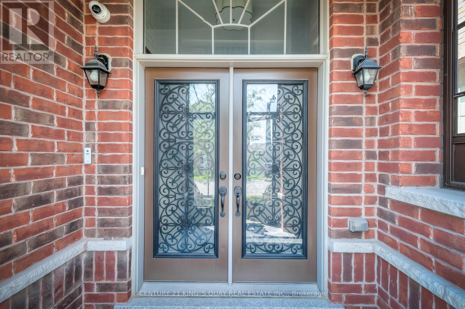 18 Manila Avenue, Markham, Ontario  L6C 0W1 - Photo 2 - N12827808