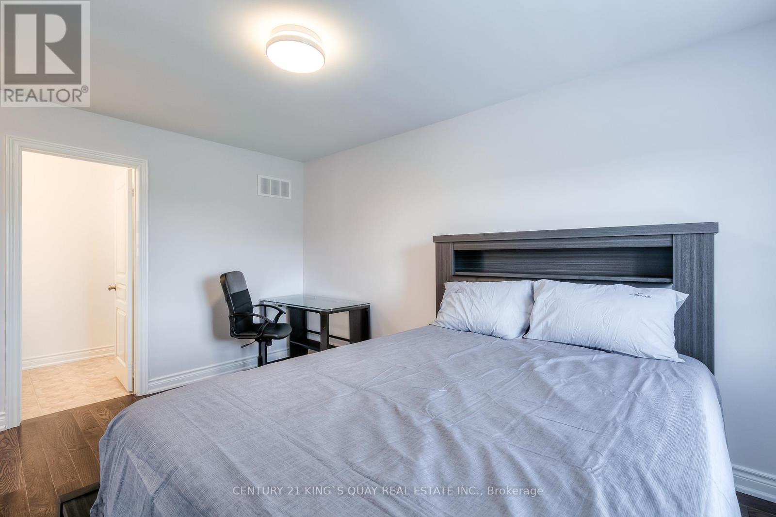 18 Manila Avenue, Markham, Ontario  L6C 0W1 - Photo 27 - N12827808