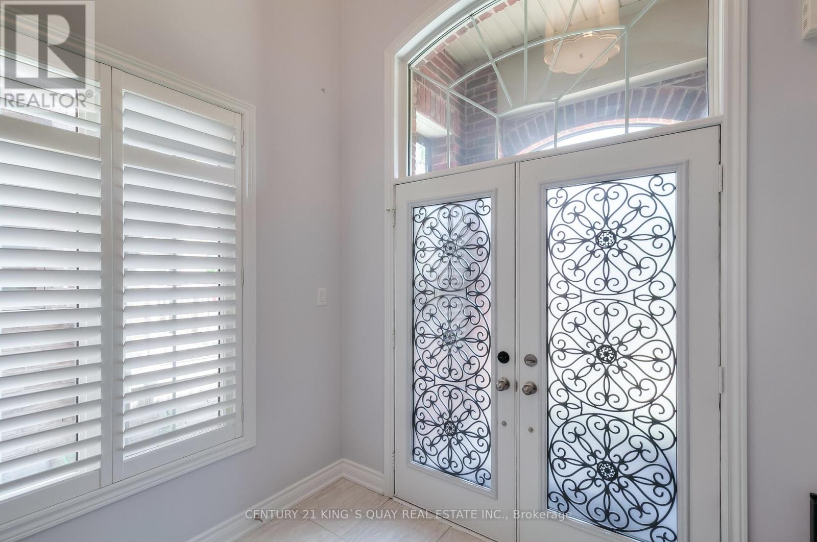 18 Manila Avenue, Markham, Ontario  L6C 0W1 - Photo 3 - N12827808